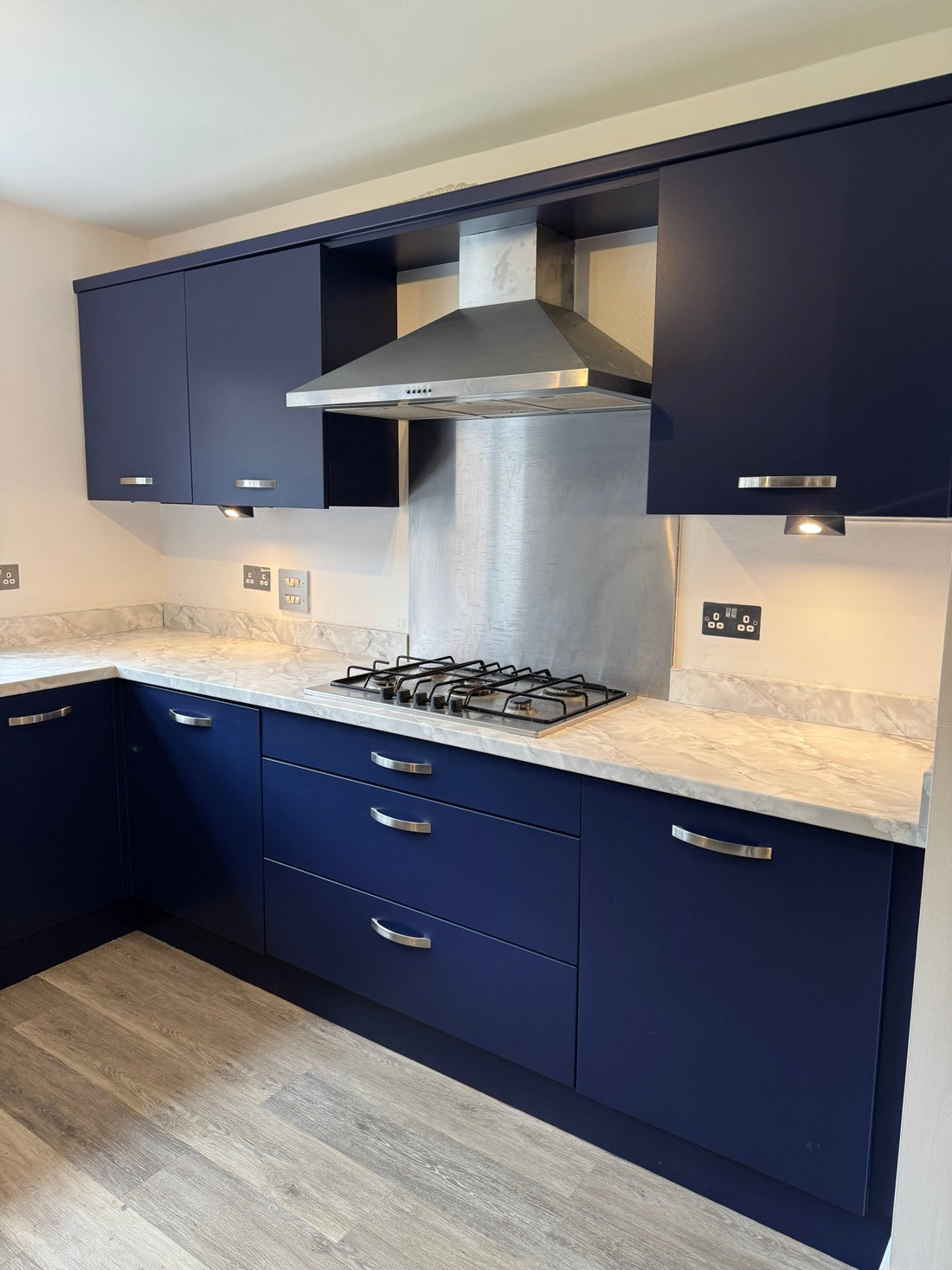 How Much Does It Cost to Wrap a Kitchen in the UK? (2026 Guide) - Casa Di Vinile